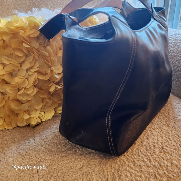 NWOT FAUX LEATHER BLACK & PINK MARY KAY FULL ZIPPER TOP BAG - Picture 9 of 10